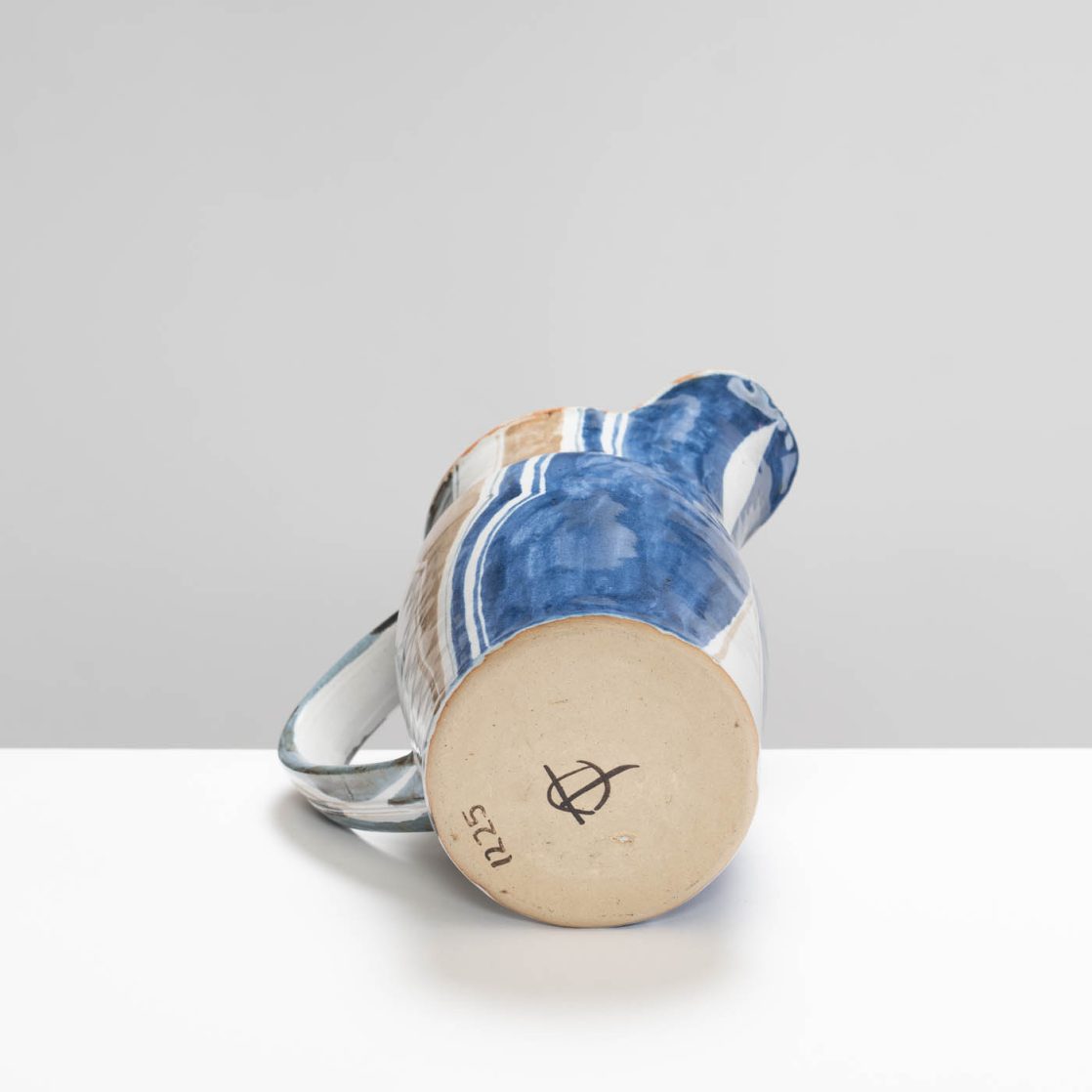 OT99Y100 large round jug